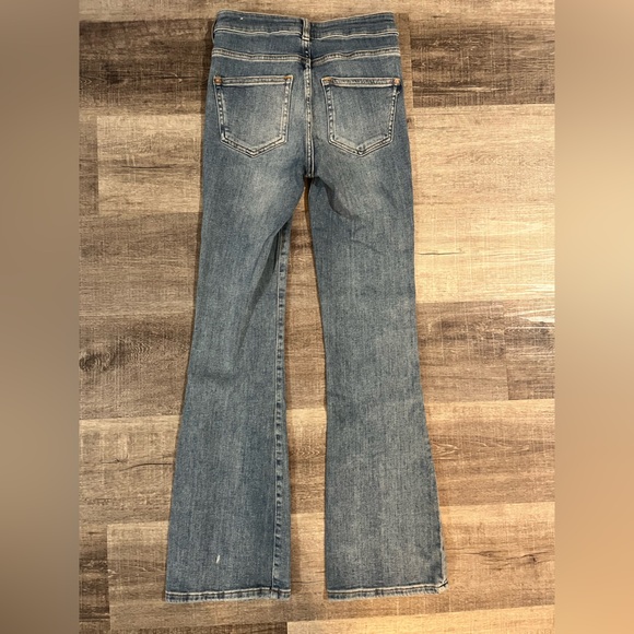 ANTHROPOLOGIE Pilcro Demilune Boot Cut jeans in medium blue wash - Picture 3 of 7